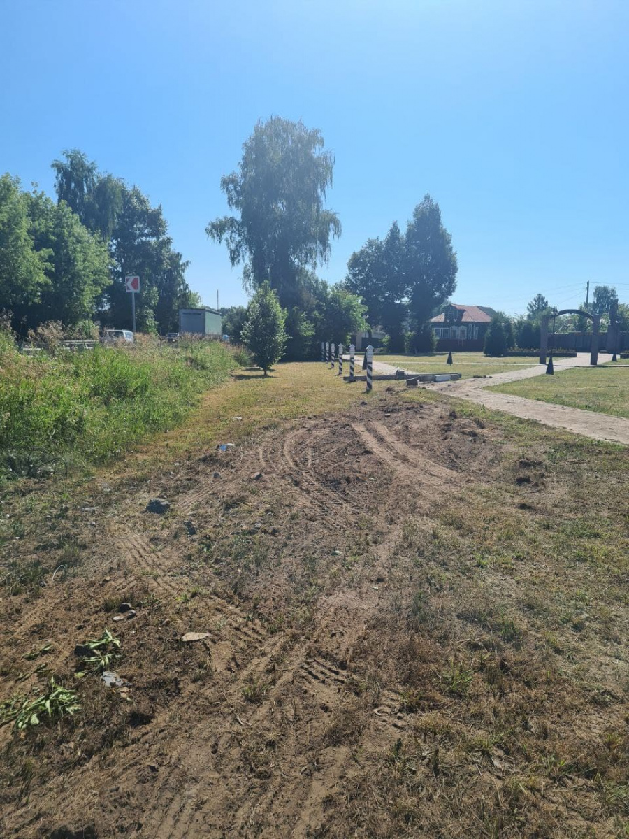 Снесли столб